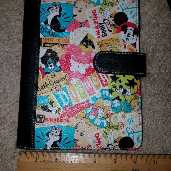 Disney iPad case - GREAT condition - Picture 4 of 5